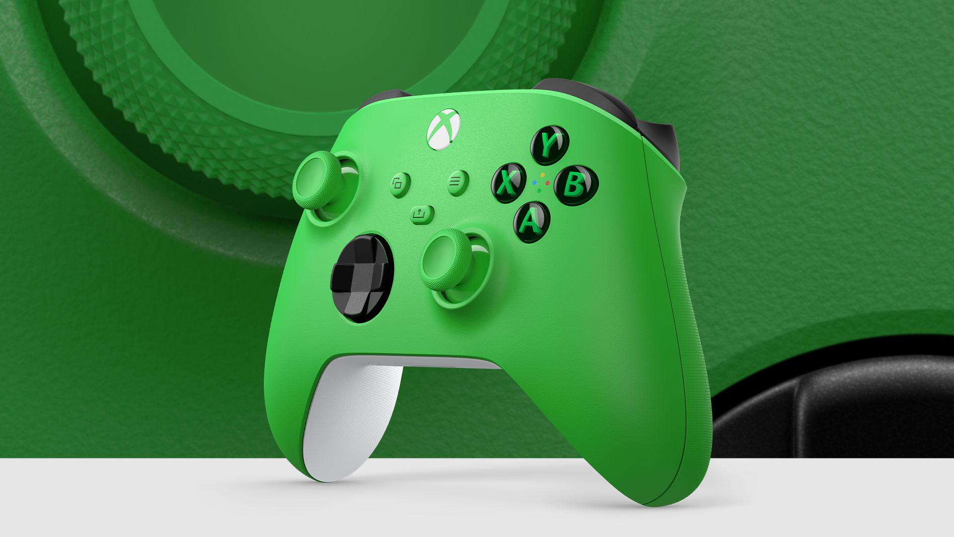 新色 Xbox ワイヤレス コントローラー (ベロシティ グリーン) で