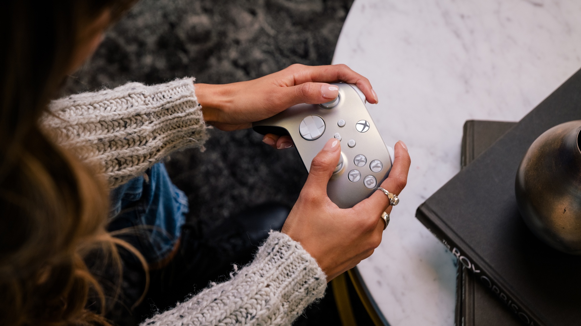 Xbox Wireless Controller – Lunar Shift Special Edition Lifestyle Asset