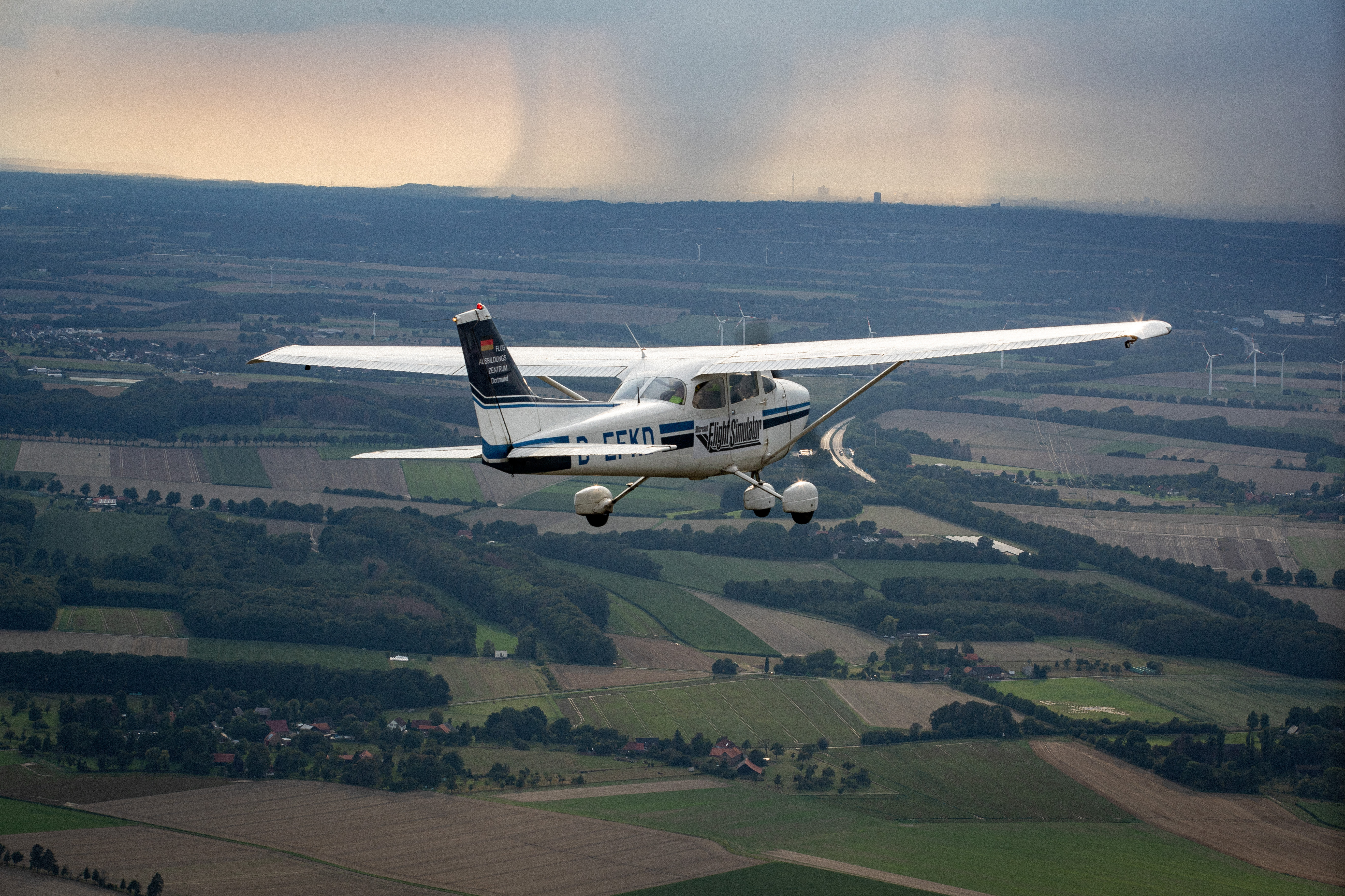 Gronkh und Dennis Werth heben ab mit dem Microsoft Flight Simulator: HERO