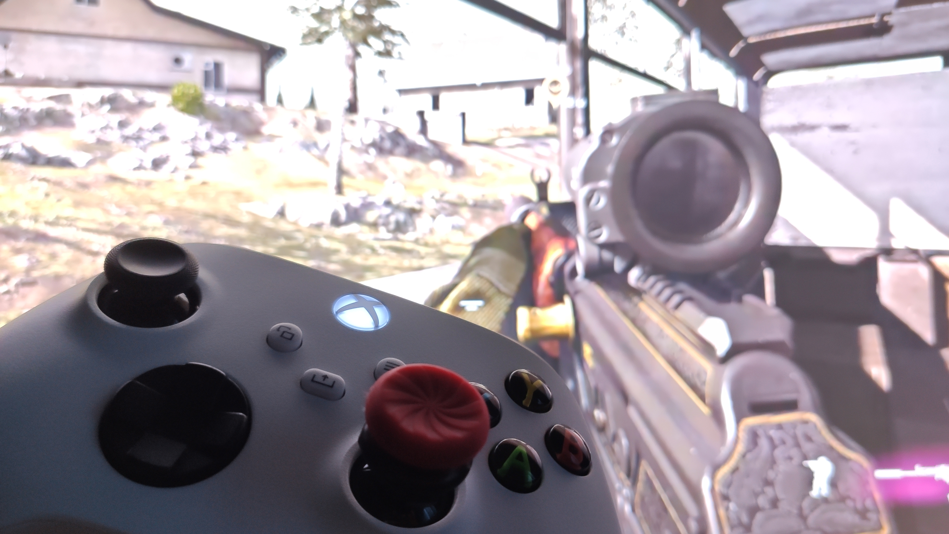 Геймпад и прицел снайперской винтовки