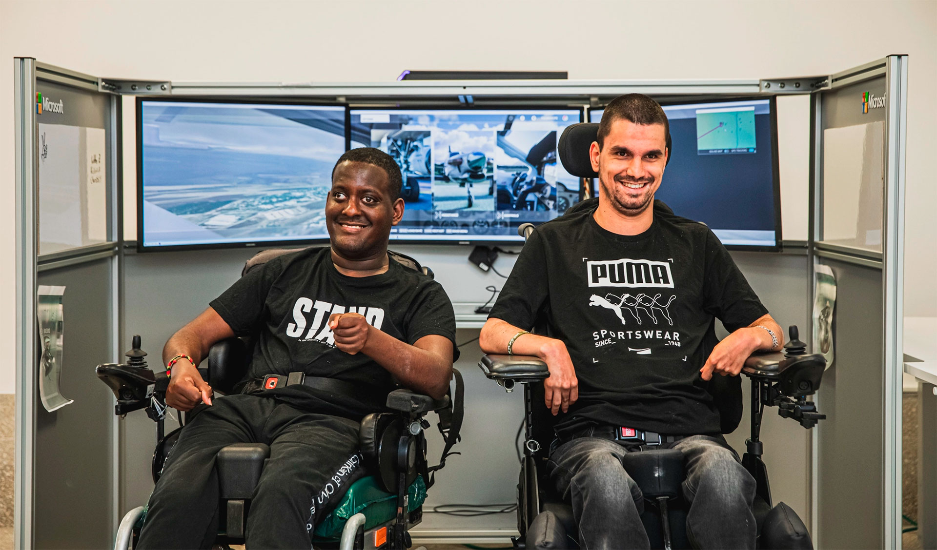 Янив Ванда и Нетанел Гвили в инклюзивной кабине для Flight Simulator